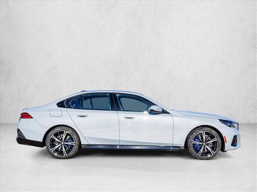 2025 BMW 530 i xDrive