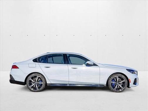 2025 BMW 530 i xDrive
