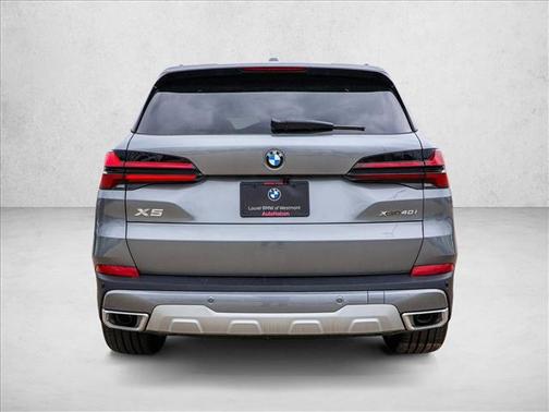 Skyscraper Grey Metallic 2026 BMW X5 xDrive40i