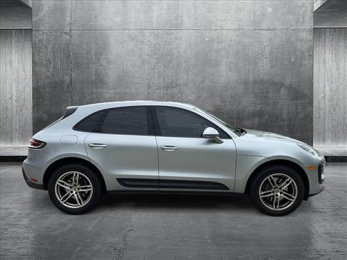 2022 Porsche Macan Base