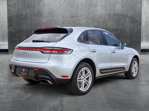 2022 Porsche Macan Base