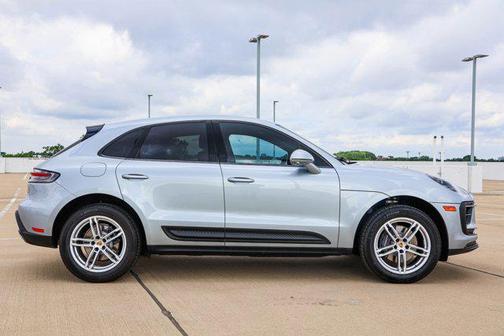 2022 Porsche Macan Base