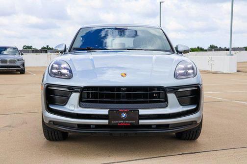 2022 Porsche Macan Base