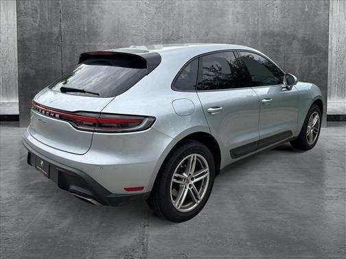 2022 Porsche Macan Base