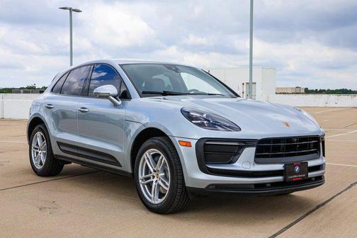 2022 Porsche Macan Base