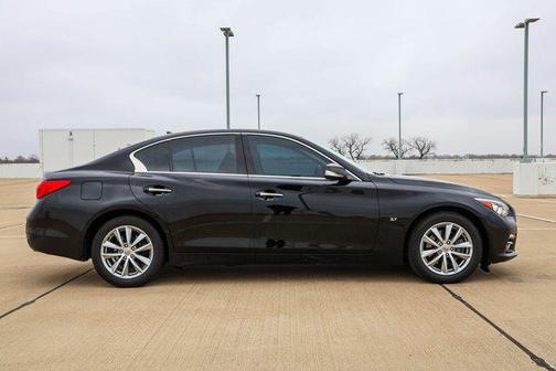 2015 INFINITI Q50 Base