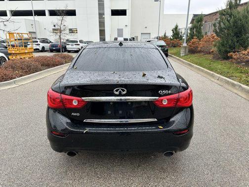 2015 INFINITI Q50 Base