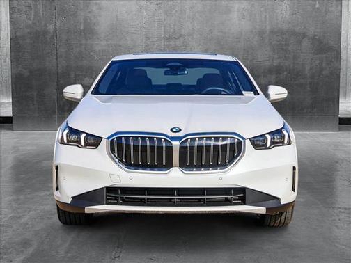 2025 BMW 530 i xDrive