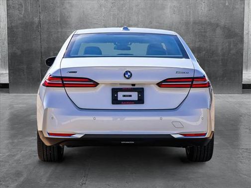 2025 BMW 530 i xDrive