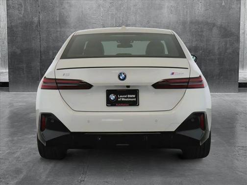 2024 BMW i5 M60
