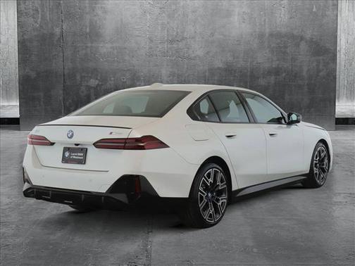 2024 BMW i5 M60