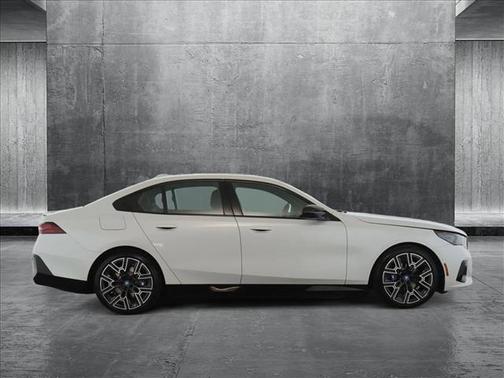 2024 BMW i5 M60