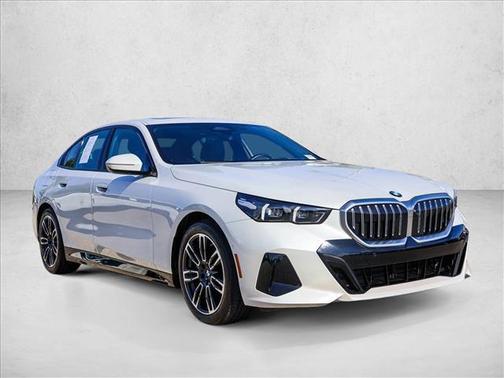 Mineral White Metallic 2026 BMW 530 xDrive