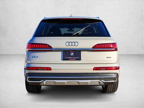 2023 Audi Q7 45 Premium Plus