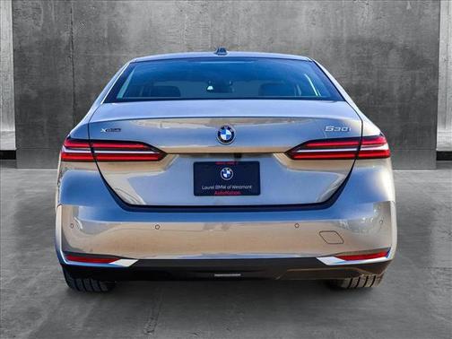 2025 BMW 530 i xDrive