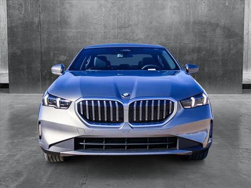 2025 BMW 530 i xDrive
