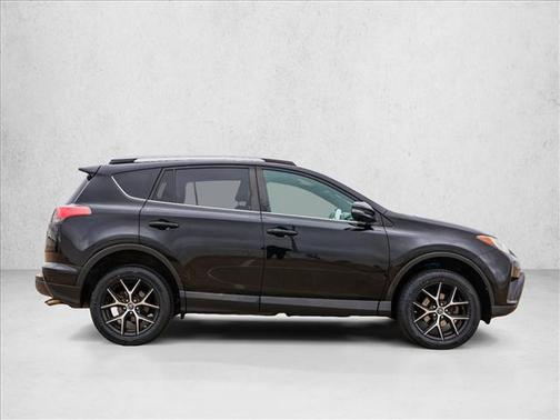 2017 Toyota RAV4 SE