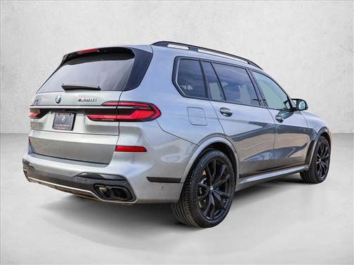 2024 BMW X7 M60i
