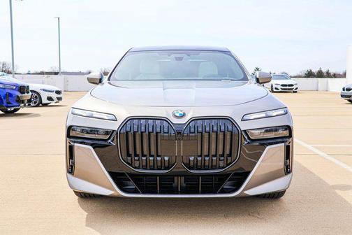 Oxide Grey Metallic 2026 BMW 760 xDrive