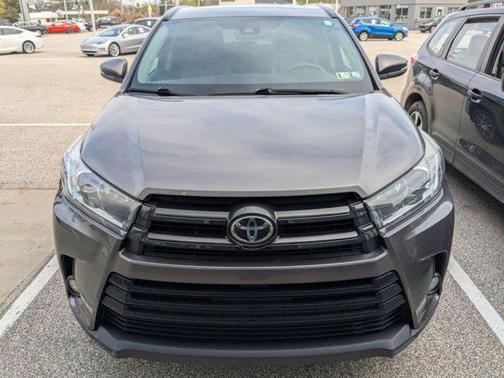 Predawn Gray Mica 2017 Toyota Highlander SE