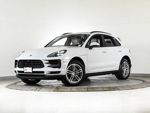 Carrara White Metallic 2021 Porsche Macan Macan