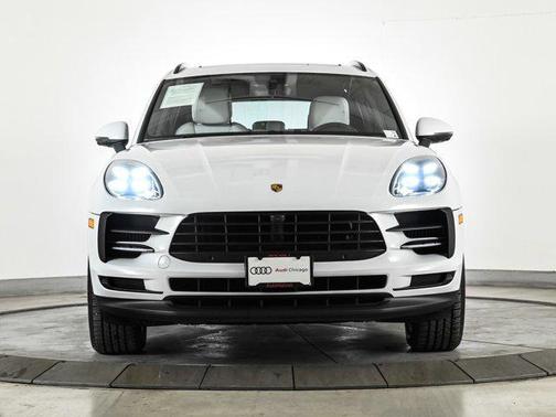 Carrara White Metallic 2021 Porsche Macan Macan