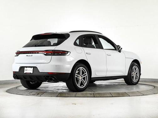 Carrara White Metallic 2021 Porsche Macan Macan