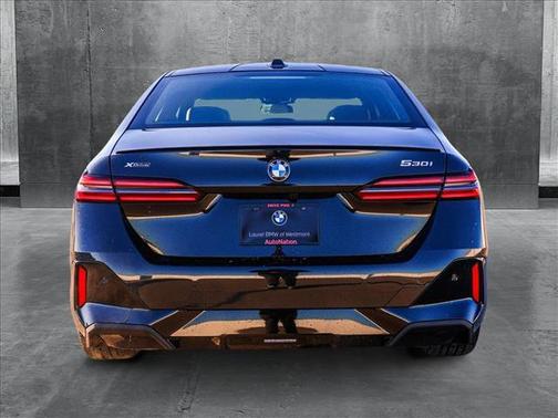 2025 BMW 530 i xDrive