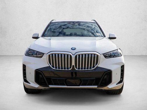 Alpine White 2026 BMW X5 PHEV xDrive50e