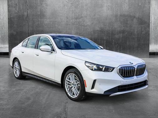 2025 BMW 530 i xDrive