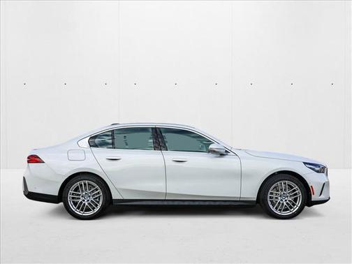 2025 BMW 530 i xDrive