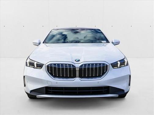 2025 BMW 530 i xDrive