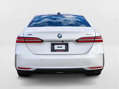 2025 BMW 530 i xDrive