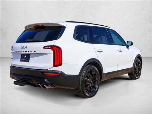 Glacial White Pearl 2022 Kia Telluride SX