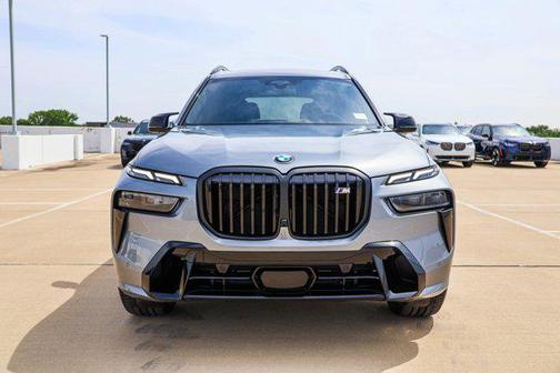 Skyscraper Grey Metallic 2027 BMW X7 M60i