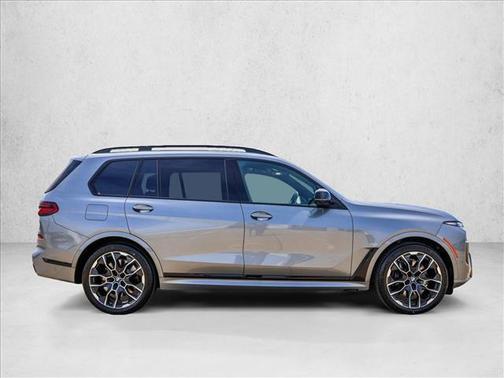 Skyscraper Grey Metallic 2027 BMW X7 M60i