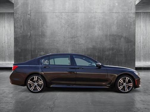 2019 BMW 740 740i
