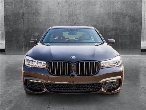 2019 BMW 740 740i