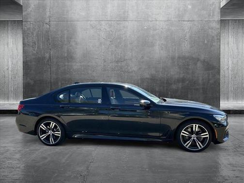 2019 BMW 740 740i