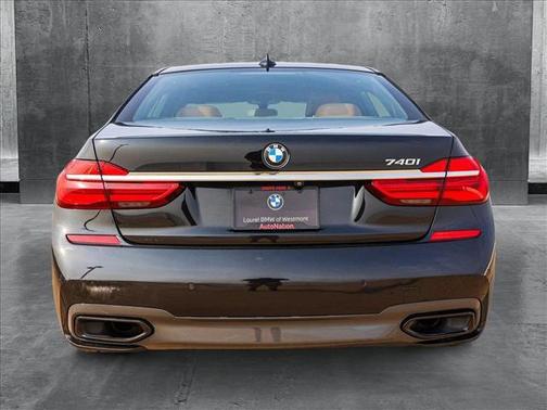 2019 BMW 740 740i