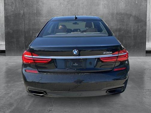 2019 BMW 740 740i