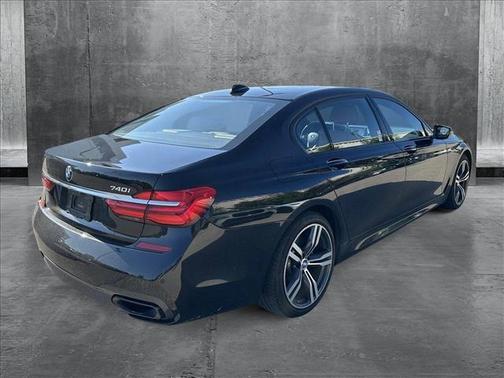 2019 BMW 740 740i