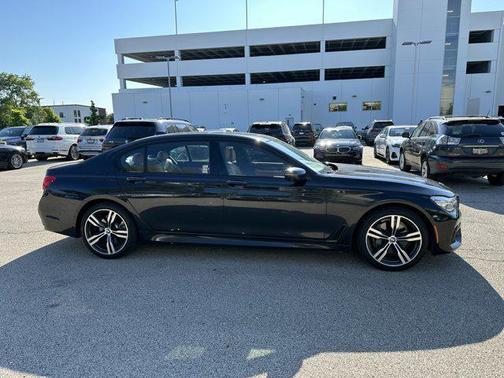 2019 BMW 740 740i