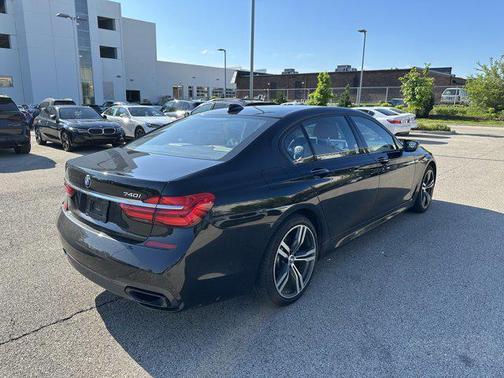2019 BMW 740 740i