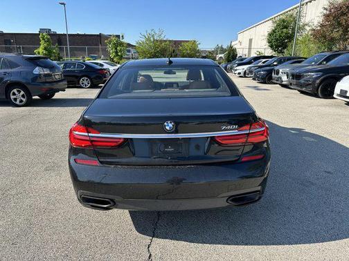 2019 BMW 740 740i