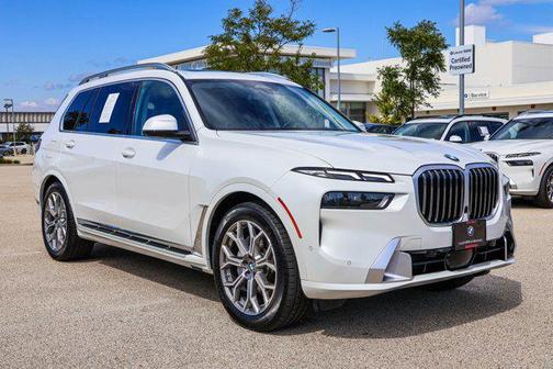 2025 BMW X7 xDrive40i