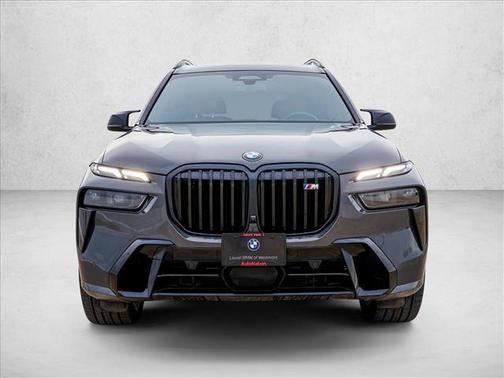 2023 BMW X7 M60i