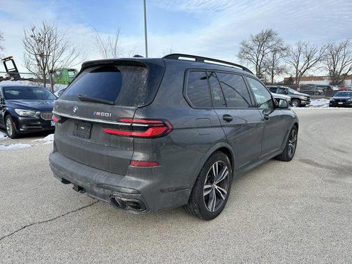 2023 BMW X7 M60i