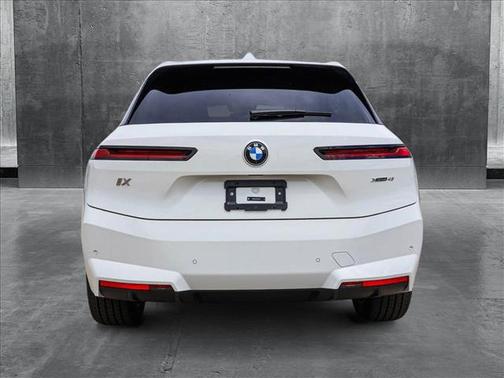 2026 BMW iX xDrive45