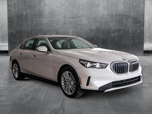2025 BMW 530 i xDrive